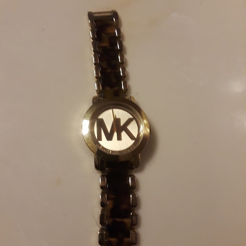 Watch - Picture 4 of 5